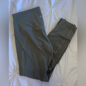 Lululemon leggings with scalloped design at bottom